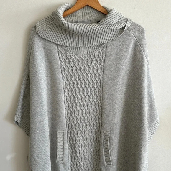CAbi cotton Cowl Neck Poncho Cableknit Sweater Glacier Gray 3003 Size Small - Picture 3 of 8